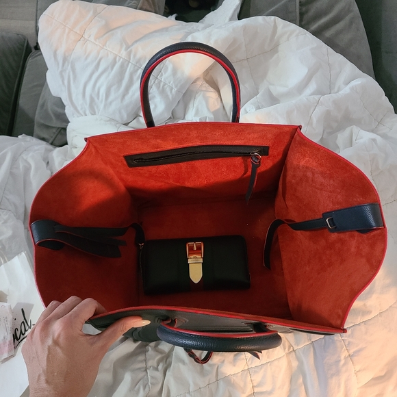 Celine Phantom MM luggage tote - Picture 9 of 12